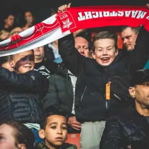 Jeugdsupporters Veer zien MVV
