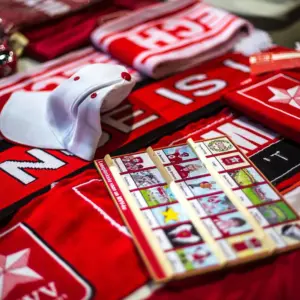 Merchandise Veer zien MVV