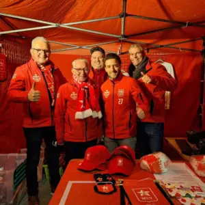 Rode jas van Veer zien MVV